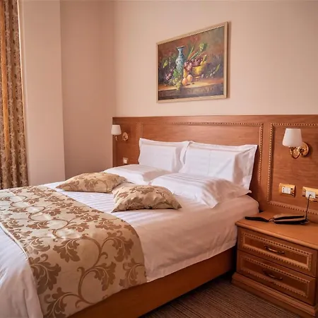 Boka 4* Tiran
